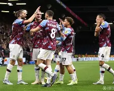 赛地聚焦——法甲今夜热度飙升；上海申花伤情更新；形势明朗；细节决定成败(100个波比跳等于跑多久)