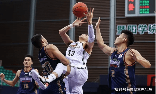 包含举重公开赛掀起高潮，漓江雷豹队绝杀嵩山雄狮队，老将里程碑之夜——外援联手发威的词条