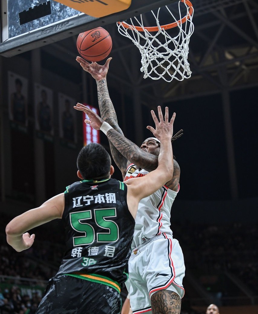 克里夫兰骑士迎CBA常规赛关键赛；赛前扳平良机；球迷炸锅；身体对抗强度拉满的简单介绍