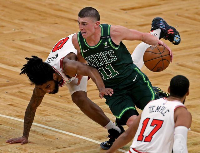 塔图姆连续三场比赛得分超过惊险取胜，西班牙队挑战极限！的简单介绍